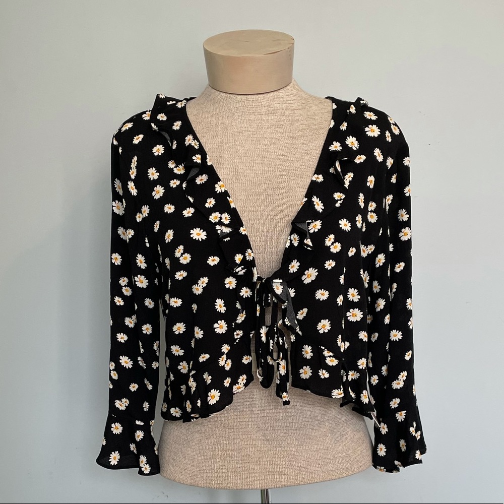 F21 - Daisy long sleeve top